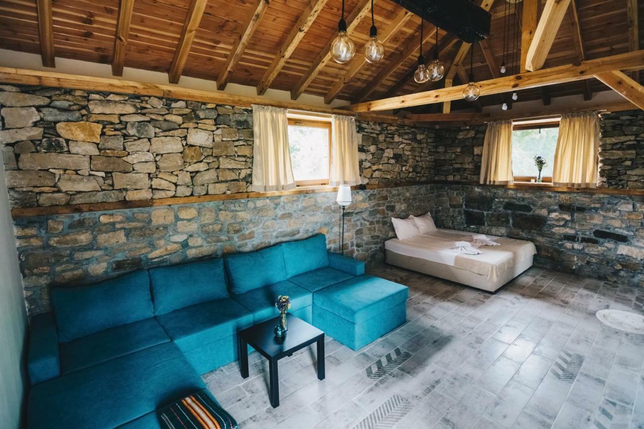 Завоя Hotel Krushuna Eksteriør billede