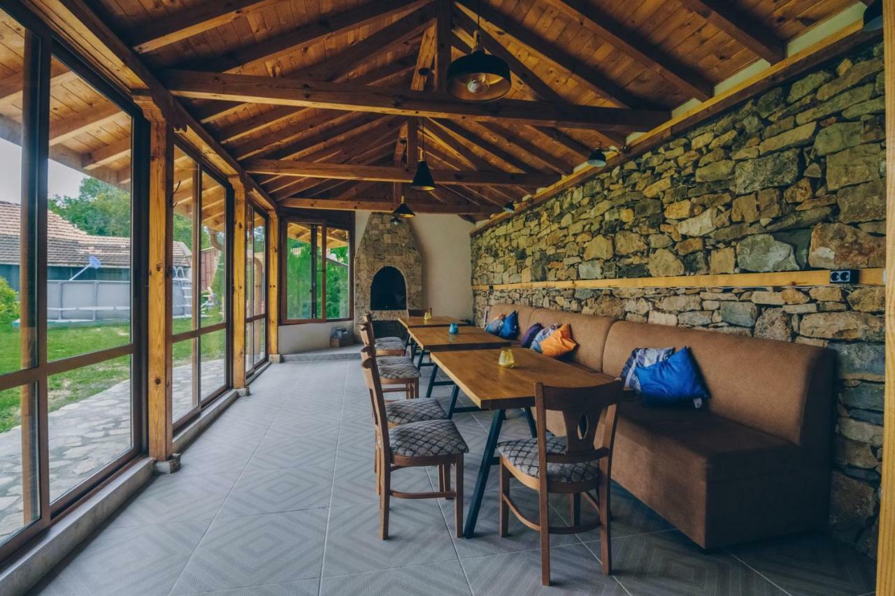Завоя Hotel Krushuna Eksteriør billede